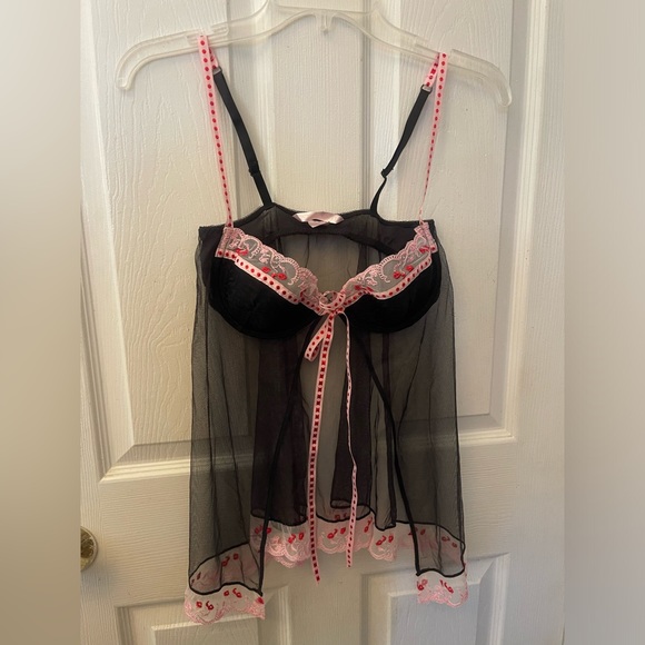 Victoria’s Secret Black And Red Lips Lingerie Chemise Vest 34C - Picture 5 of 9